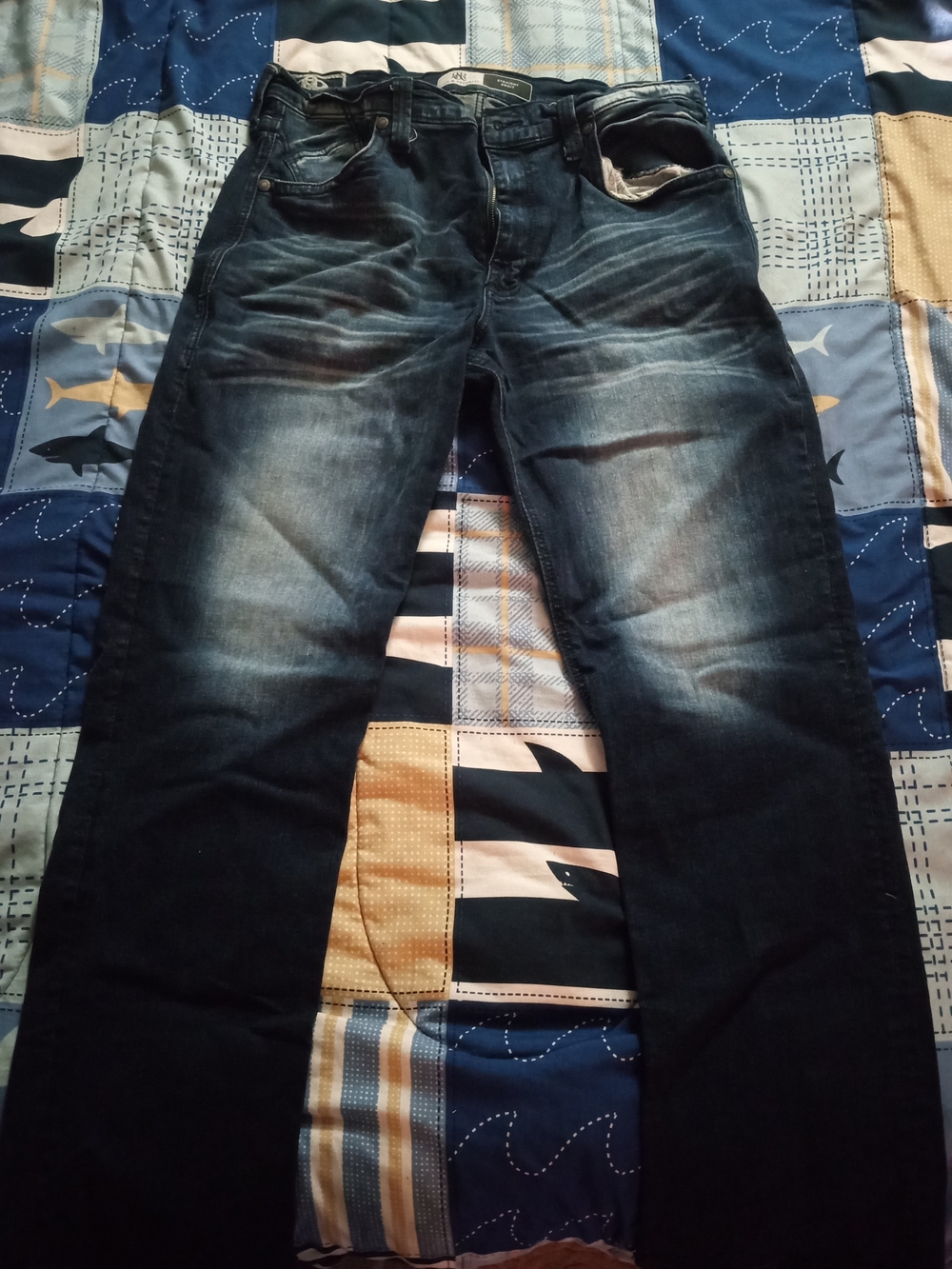 Rock & Republic Slim Straight Jeans in Dark Blue Fade